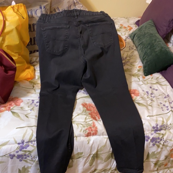 Pre loved Gloria Vanderbilt size 16 jeans - Picture 3 of 4